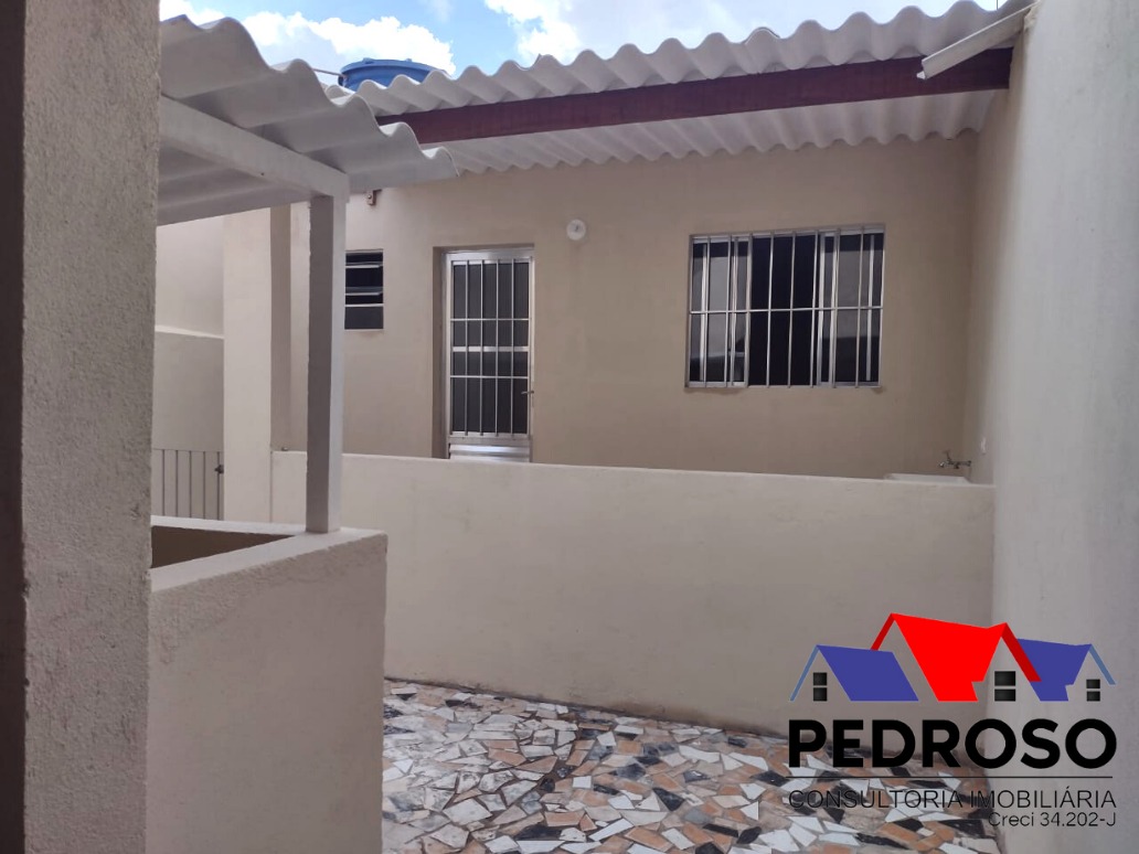 Terreno com 03 casas e 01 salão – Jd. Paineira